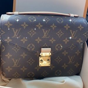 Louis Vuitton Pochette Métis